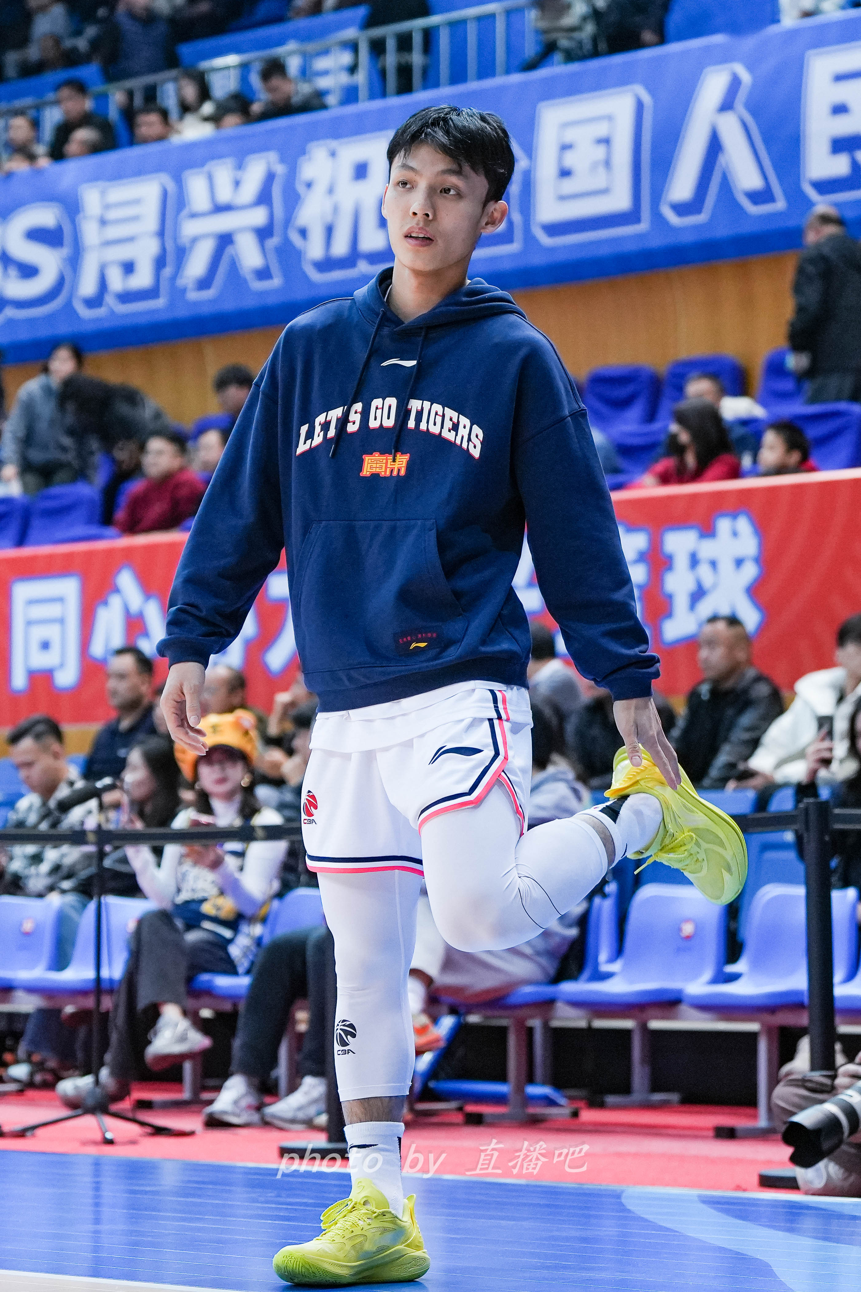 “控球中鋒”!徐杰這身體素質(zhì)有億點東西