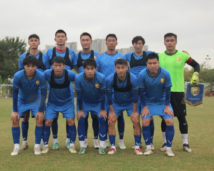 穆謝奎連入兩球?qū)⒈确帜孓D(zhuǎn),大連鯤城2-1戰(zhàn)勝山西崇德榮海