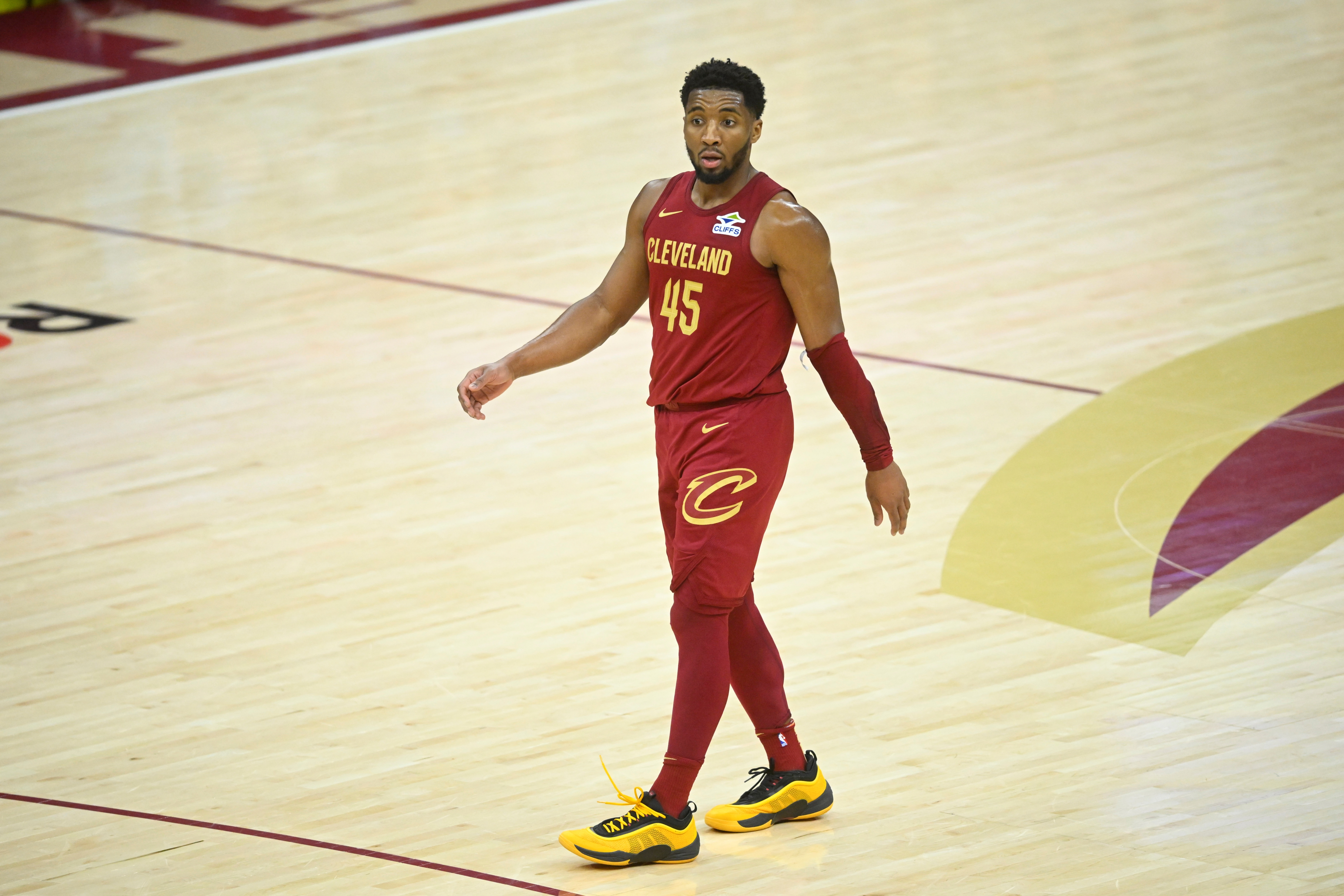 今天失準!米切爾19投6中&三分6中0得24分3板 關鍵兩罰不中