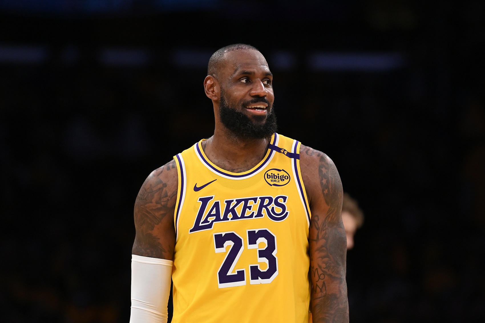 NBA官方:詹姆斯將缺席今日訓(xùn)練和采訪 會(huì)出席正賽當(dāng)天的媒體日